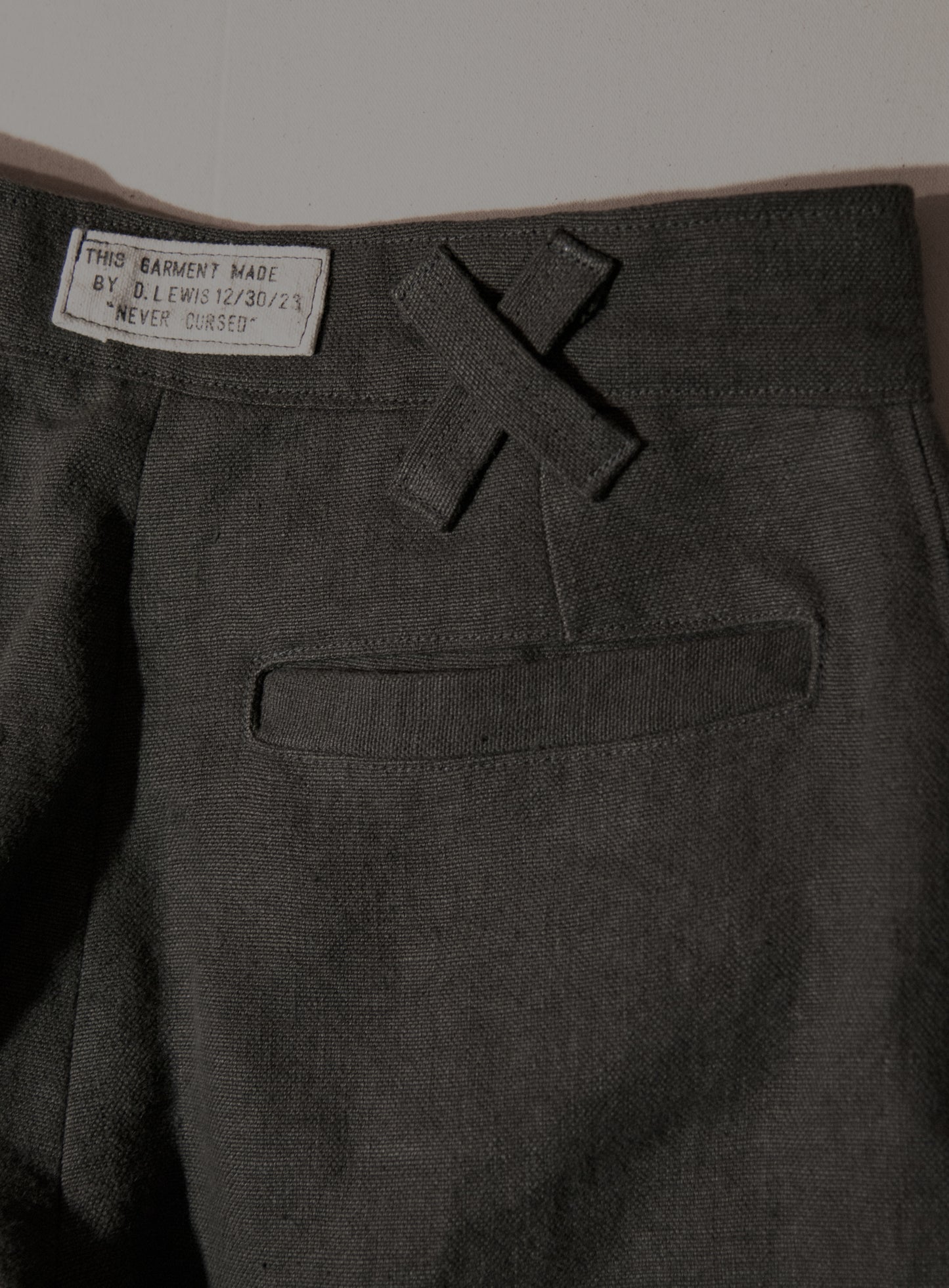 double pleated trousers in heavy belgian linen - dark taupe