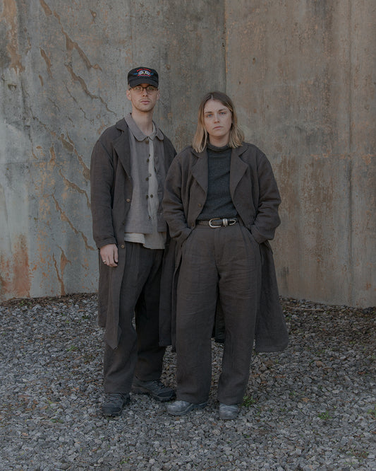 double pleated trousers in heavy belgian linen - dark taupe